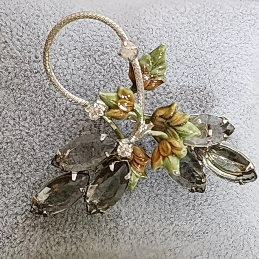 Vintage brooch silver